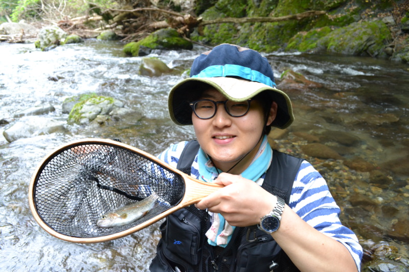 二刀流で狙う初夏の渓魚