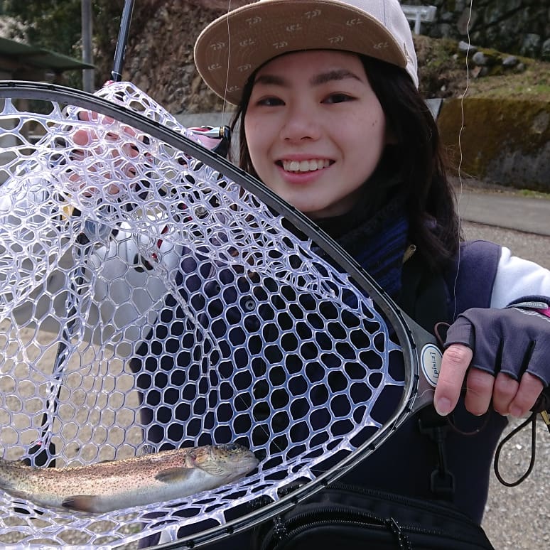 千早川マス釣り場