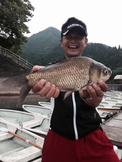 生野銀山湖のボートへら